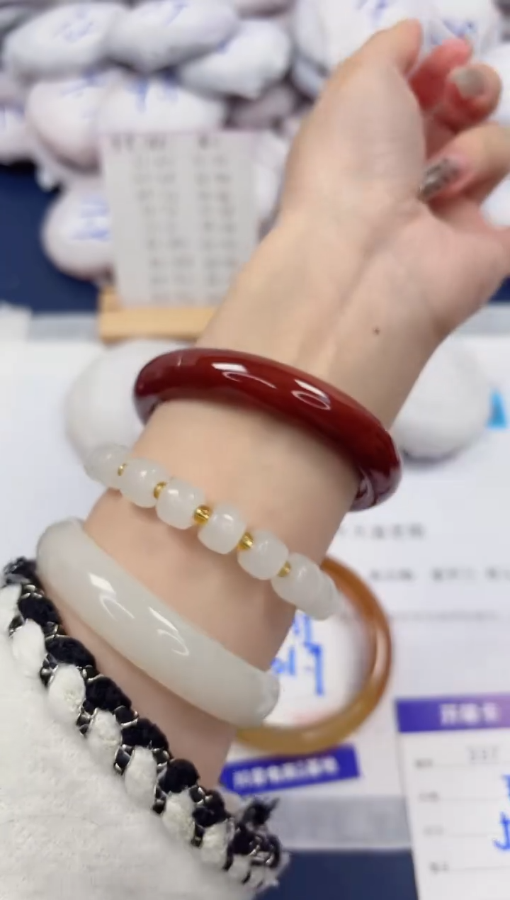 【闪购商品】石英质玉手镯未镶嵌337-玛瑙-圈口58