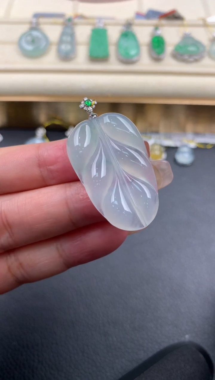 【闪购商品】翡翠颈饰18K金镶嵌Q62