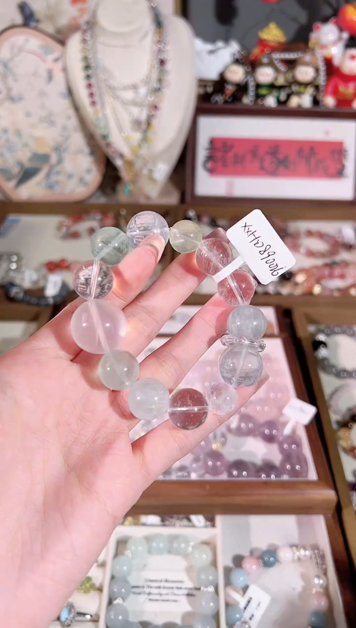 【闪购商品】水晶手链未镶嵌天然水晶 多样性发货发其一 颜色微差