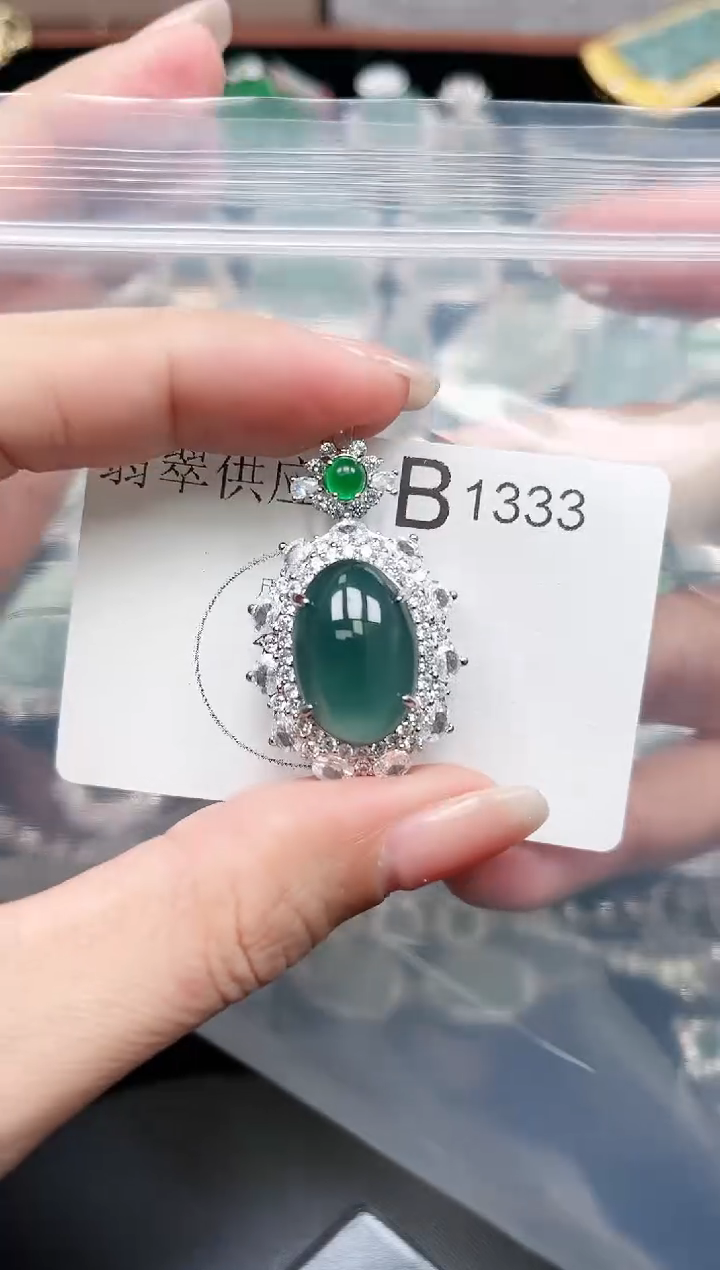【闪购商品】翡翠颈饰未镶嵌1333赠皮绳