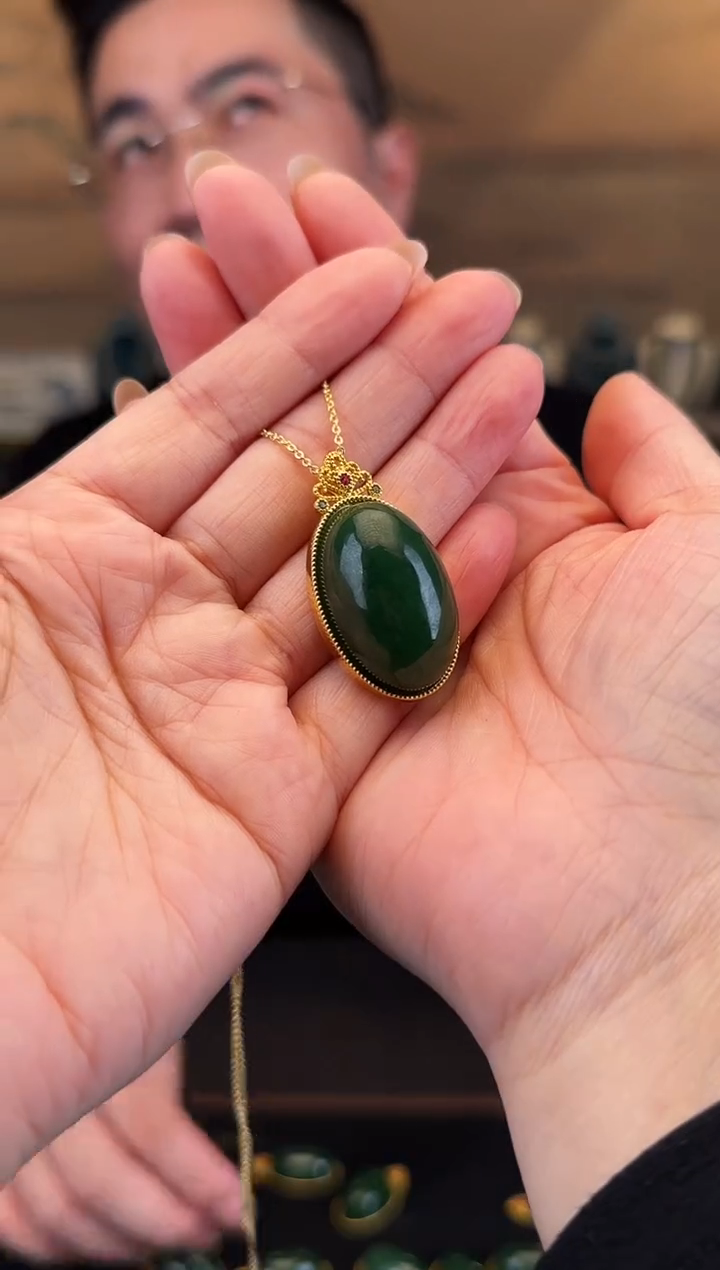 颈饰未镶嵌和田玉鸽子蛋3.0（带链子）