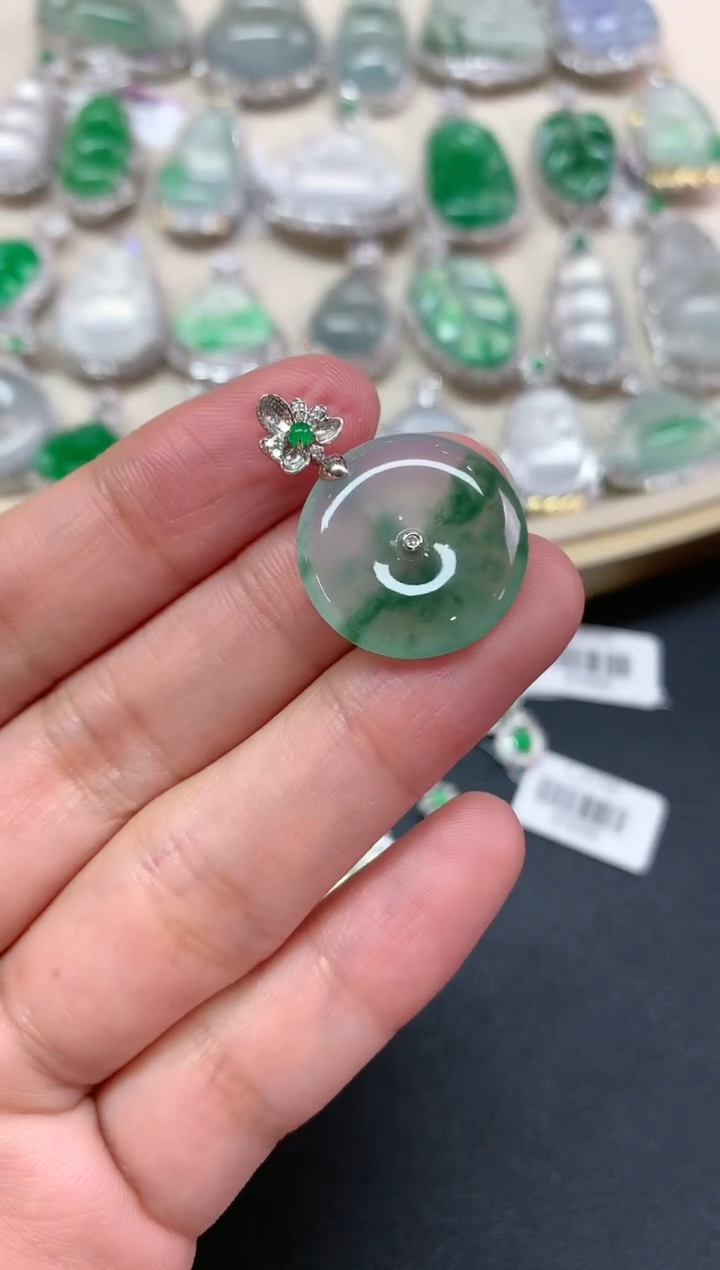 【闪购商品】翡翠吊坠(不含链)18K金镶嵌W175|6800