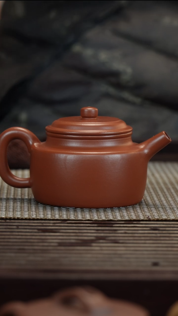 【闪购商品】紫砂茶壶朱泥德中150CC半手工