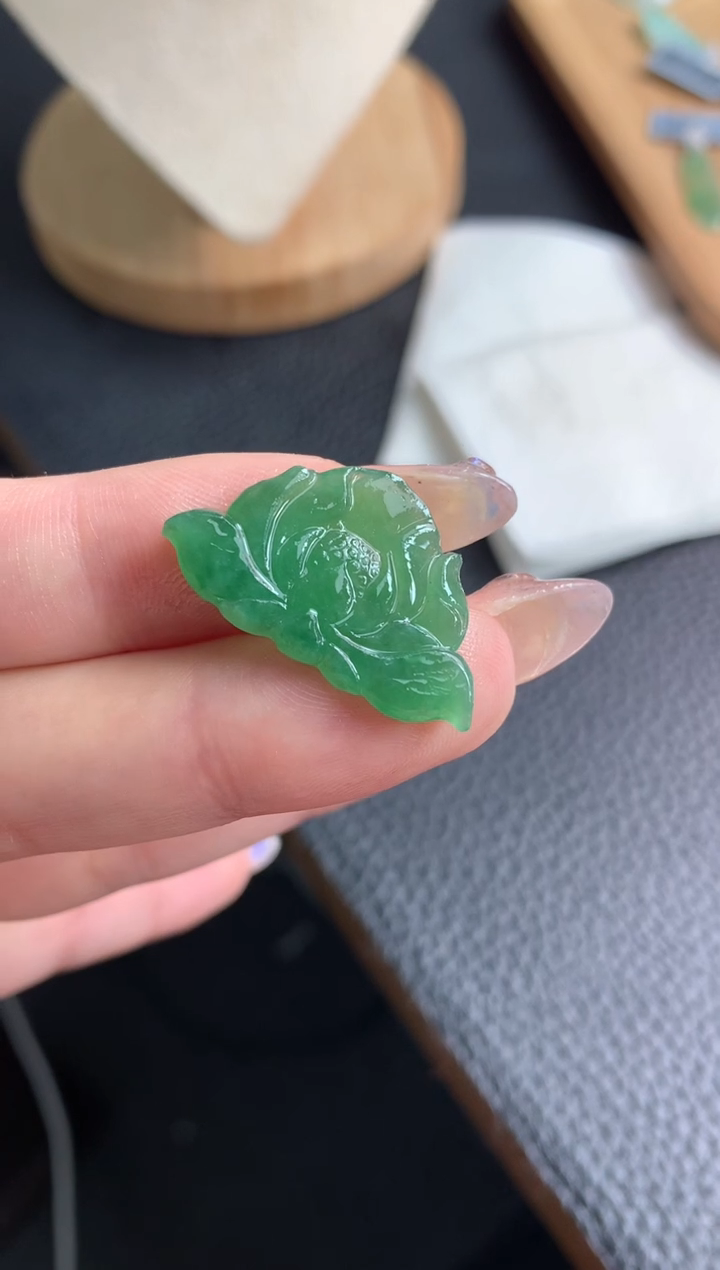 【闪购商品】定制翡翠未镶嵌莲花