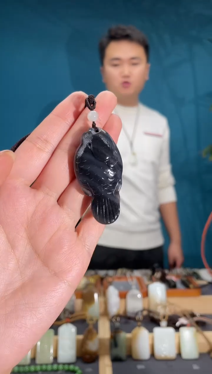 颈饰未镶嵌和田玉1