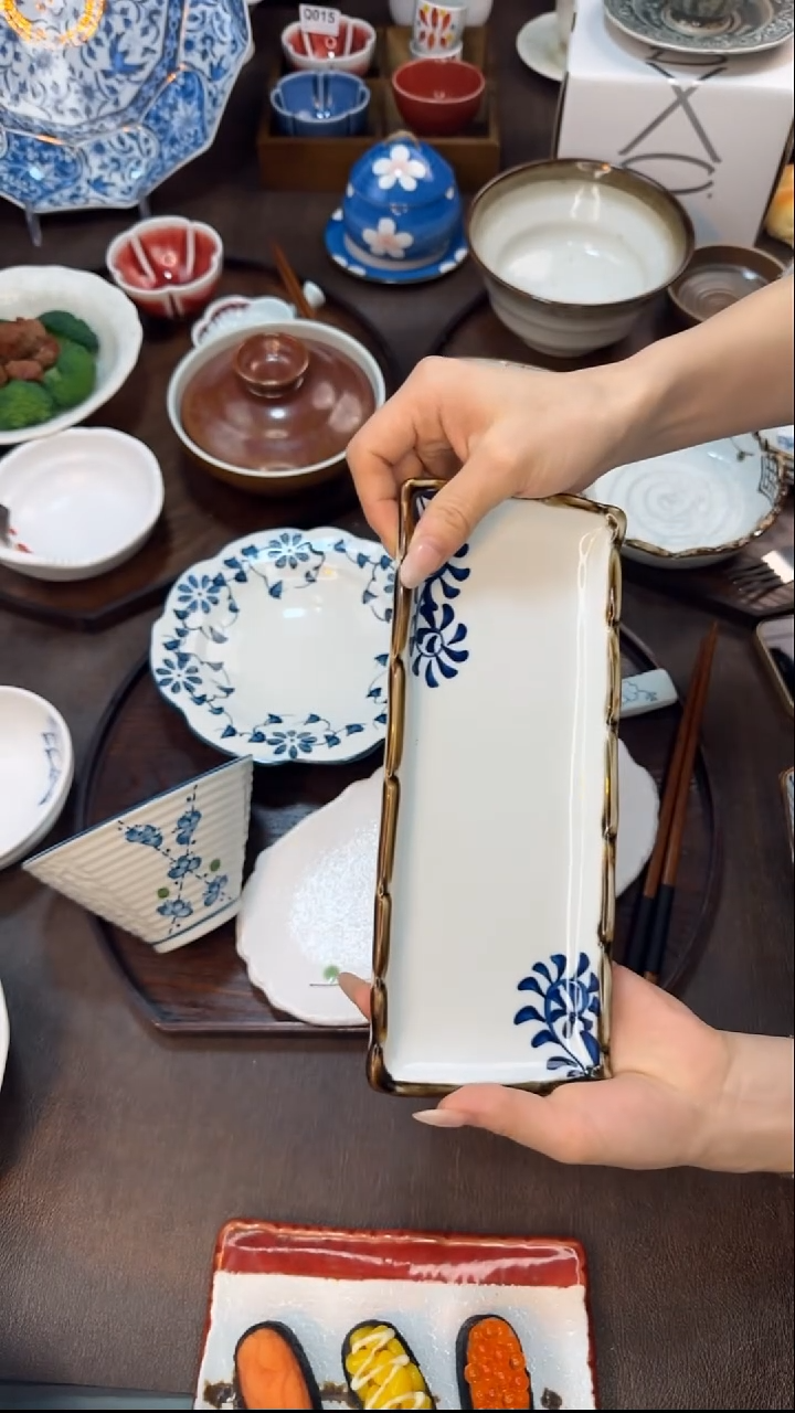 瓷小*唐草长盘（微瑕）