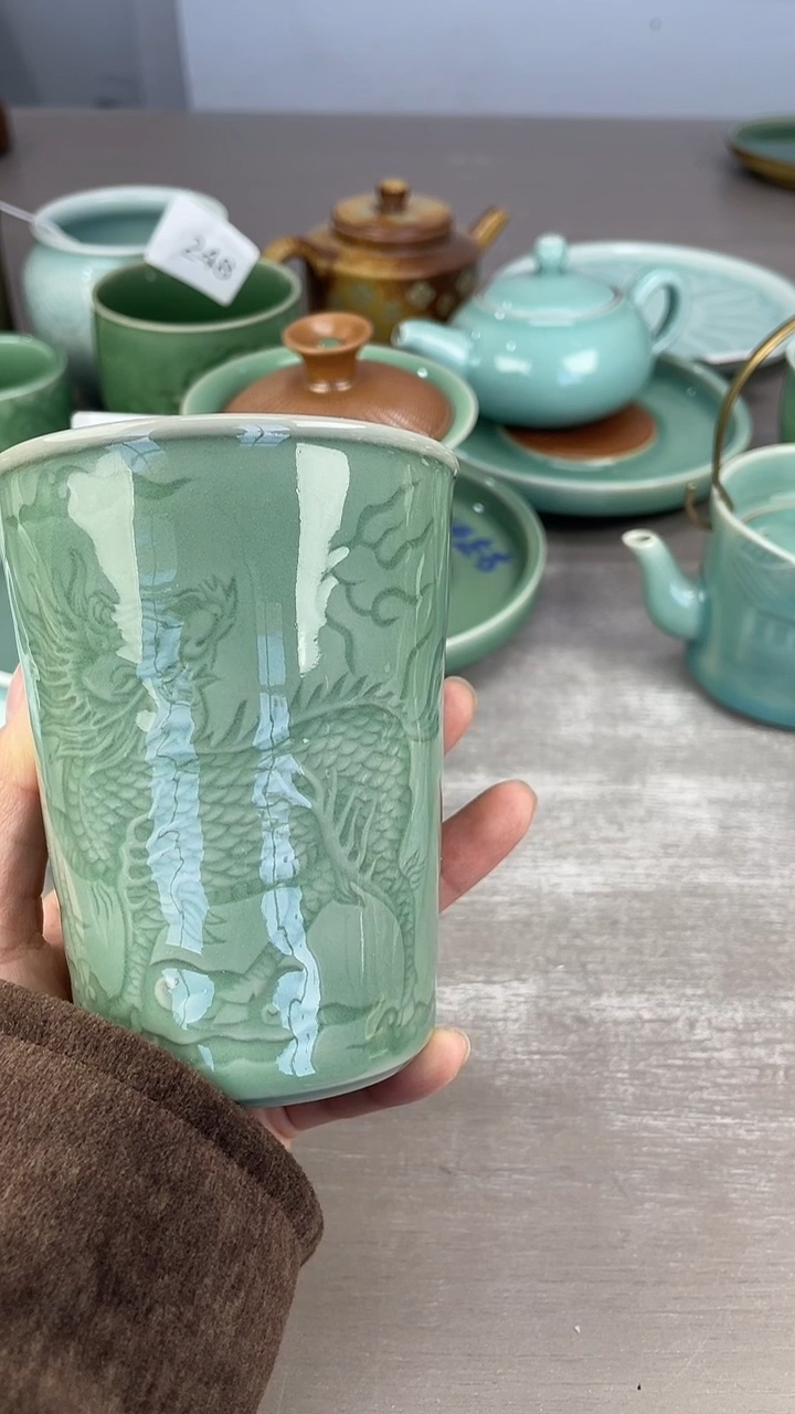 青瓷仓储福利清仓微瑕麒麟