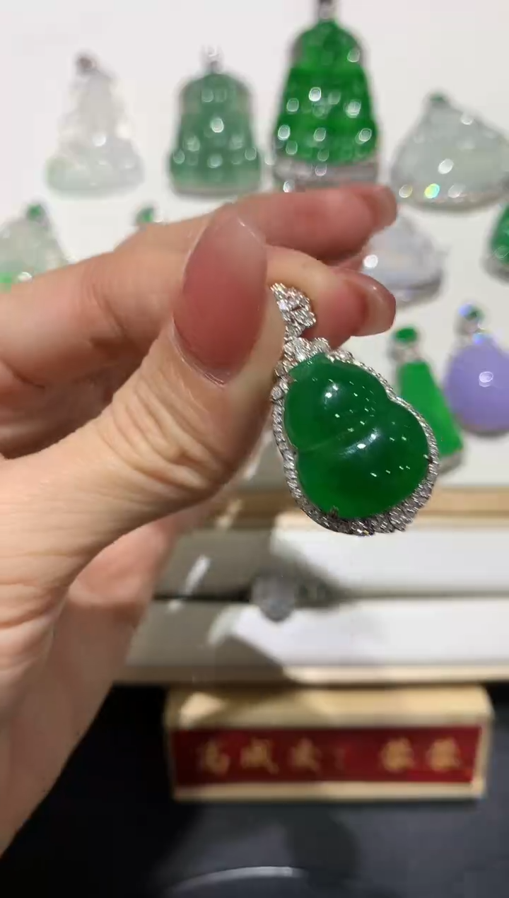 【闪购商品】翡翠吊坠(不含链)18K金镶嵌团购4