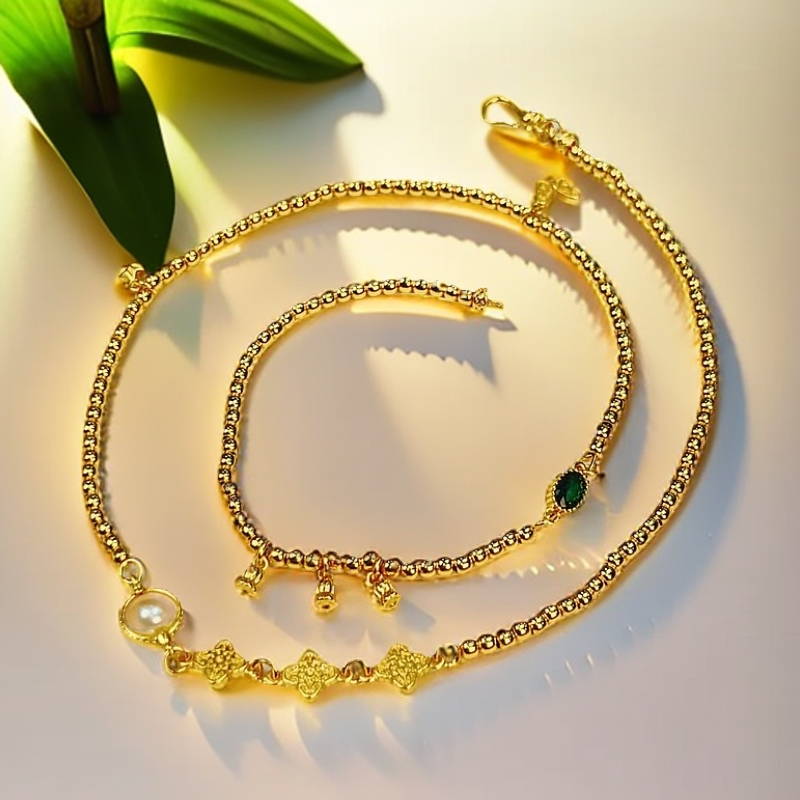 Y-6103 时尚四叶草铃兰花小圆珠项链 GP支撑工艺 + 专柜礼盒