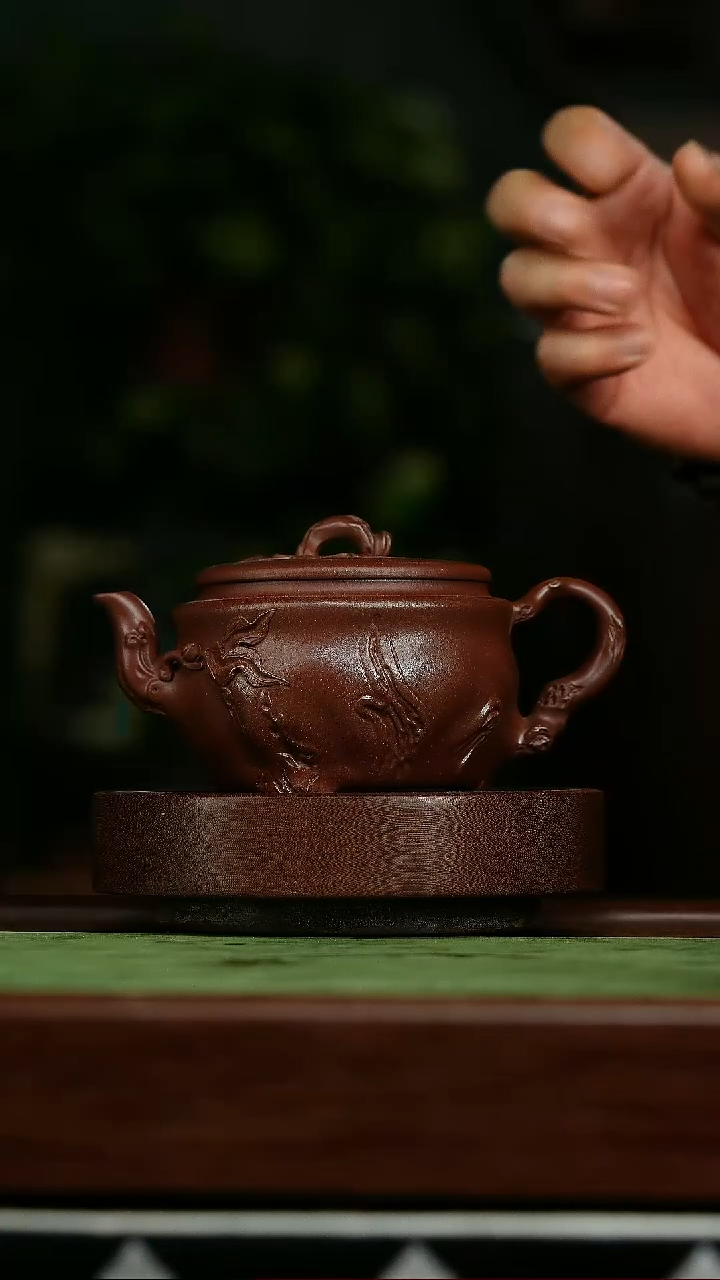 茶壶紫砂k33桃报春石红*陈玉兰