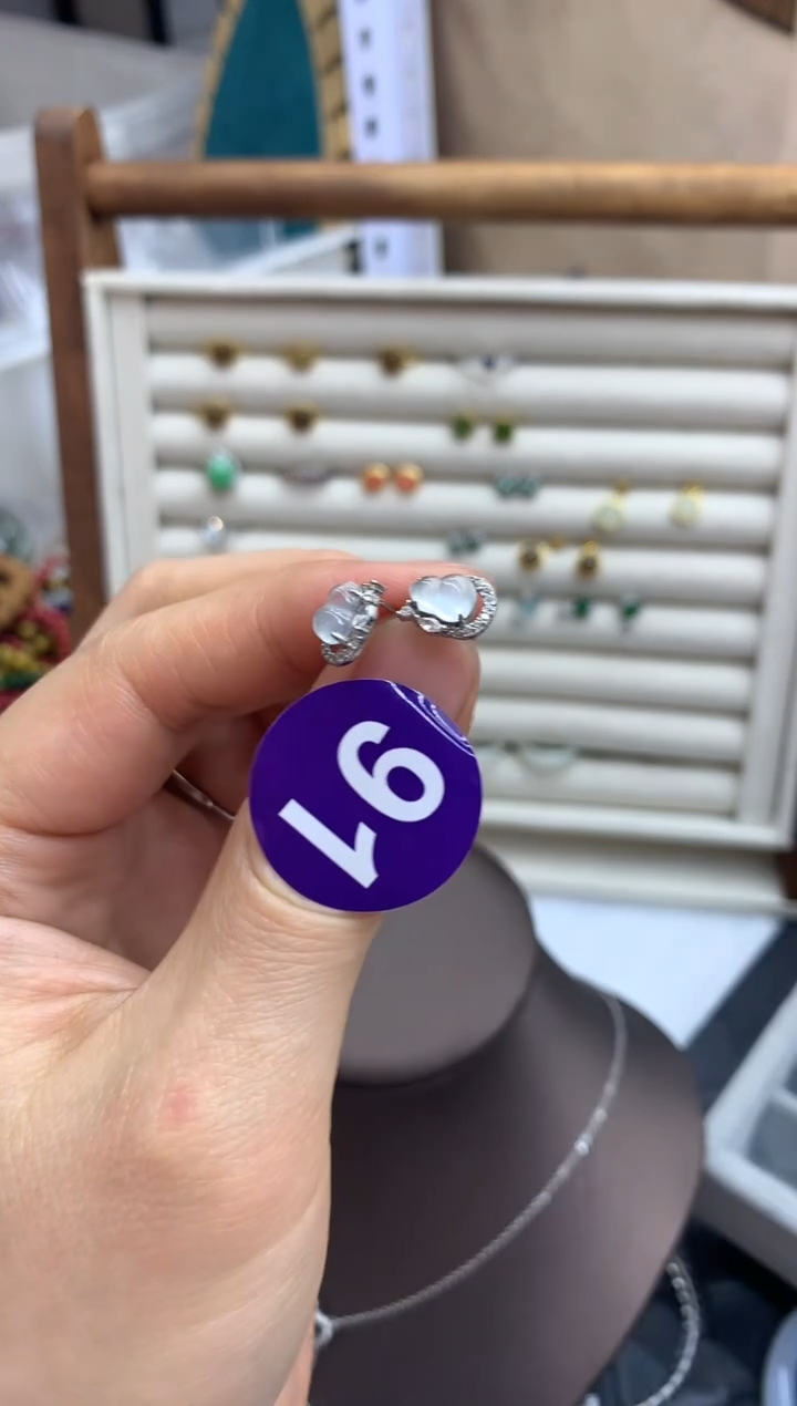 【闪购商品】石英质玉耳钉银S925镶嵌耳钉3