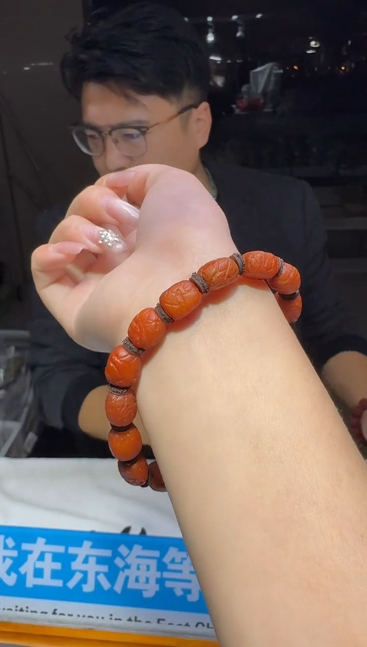 【闪购商品】蜜蜡手链未镶嵌多样性发一件 350