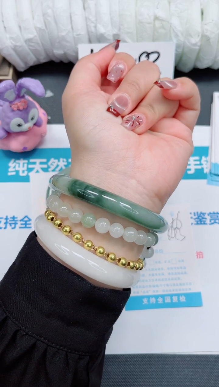 【闪购商品】石英质玉手镯未镶嵌256