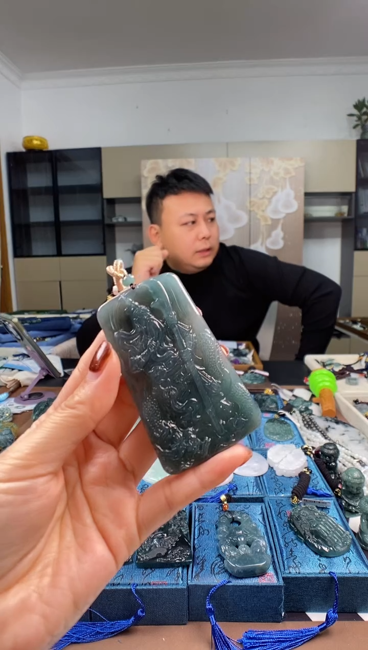 颈饰未镶嵌翡翠弄****冰 多样性发其一