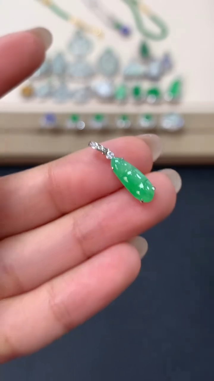 翡翠18K金镶嵌吊坠(不含链)福豆吊坠980