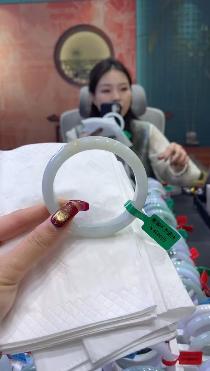 【闪购商品】翡翠手镯未镶嵌多人09123