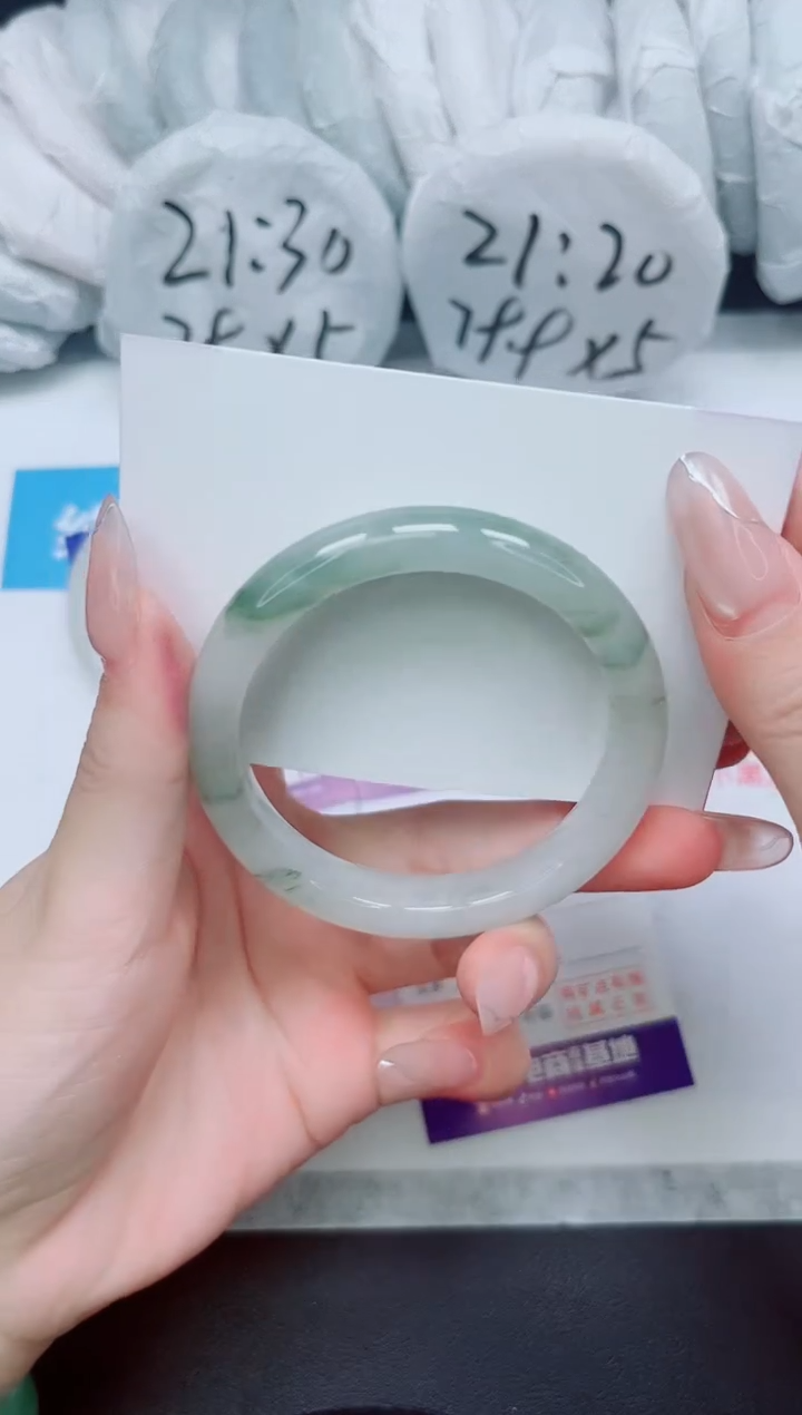 【闪购商品】石英质玉手镯未镶嵌263