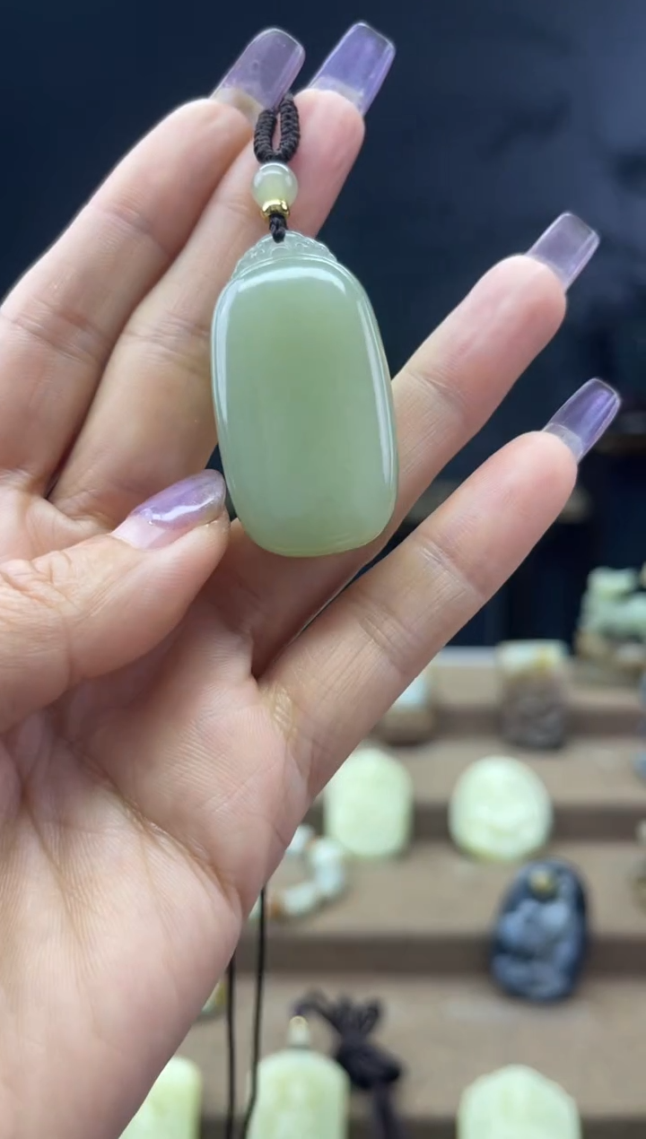 颈饰未镶嵌和田玉1