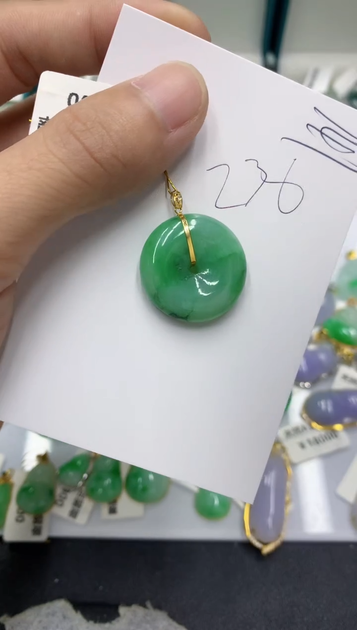 【闪购商品】翡翠颈饰18K金镶嵌翡翠