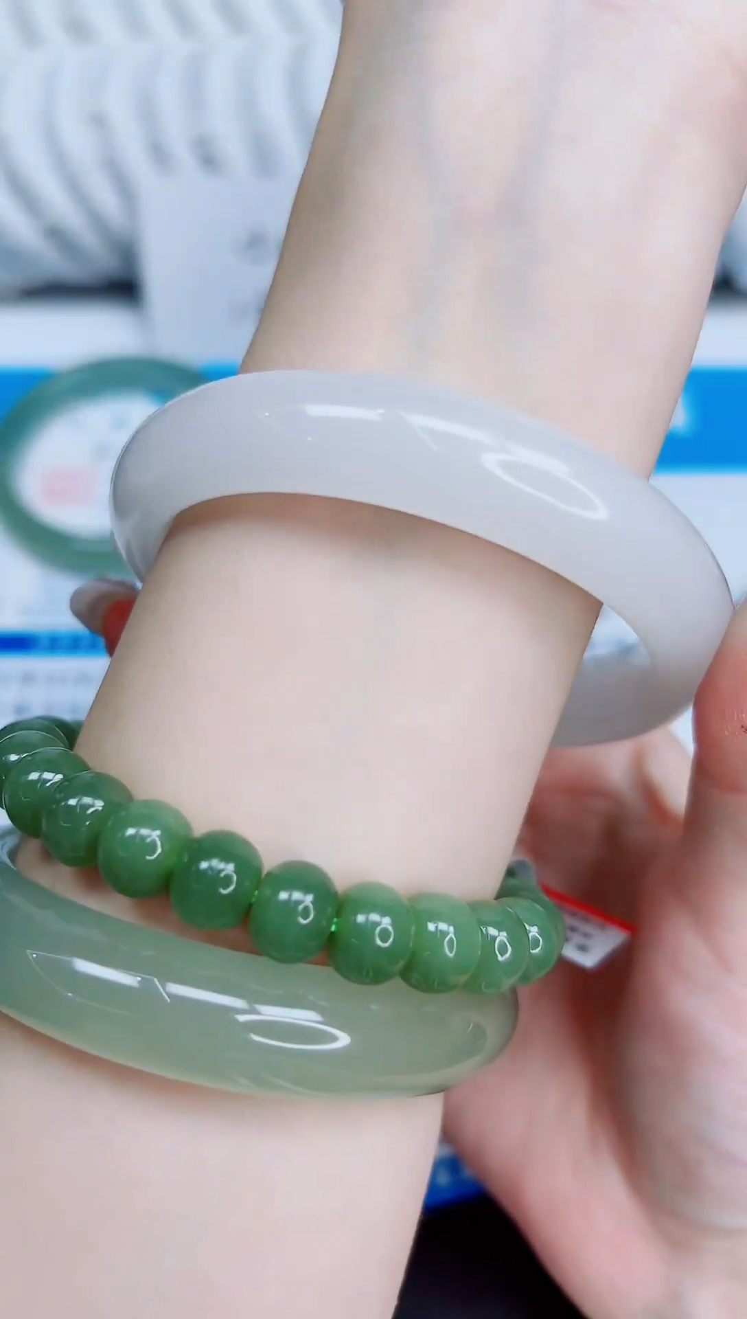 未镶嵌手镯石英质玉207/59.8