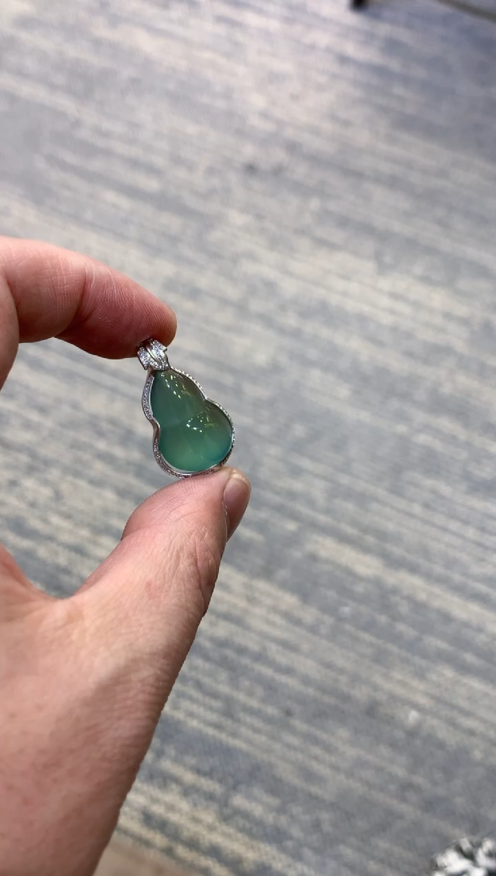 颈饰未镶嵌翡翠天然A货翡翠