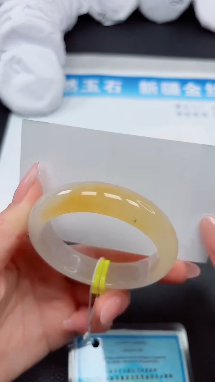 【闪购商品】石英质玉手镯未镶嵌A244