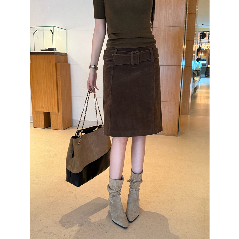 设计感麂皮腰带半身裙女秋冬新款气质辣妹宽松显瘦百搭直筒中裙
