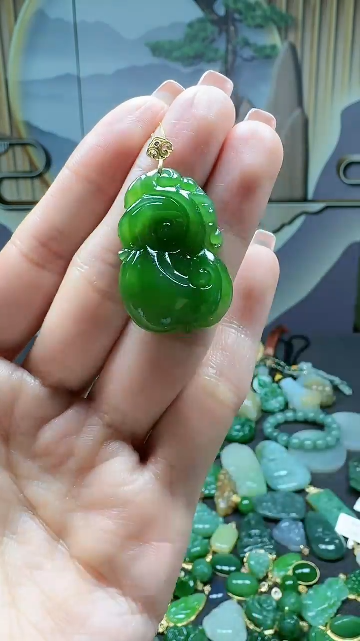 【闪购商品】和田玉挂件18K金镶嵌1