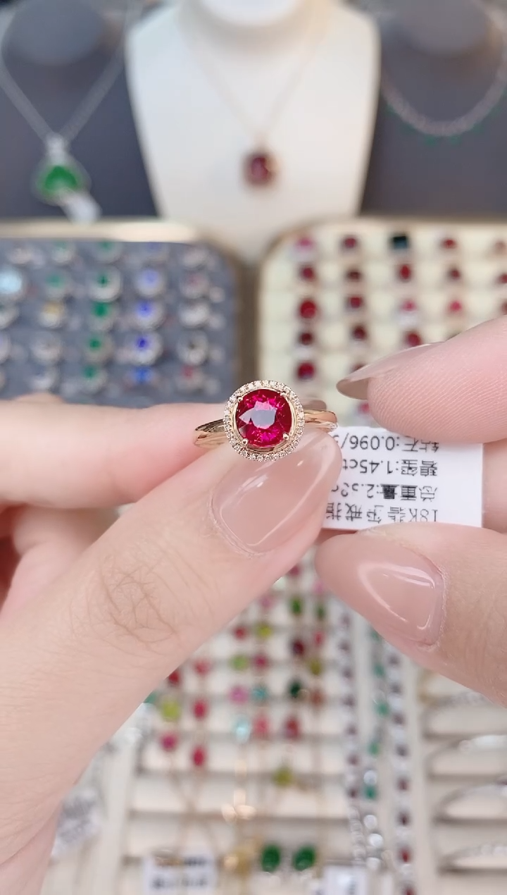 18K金镶嵌碧玺戒指碧玺1.45CT