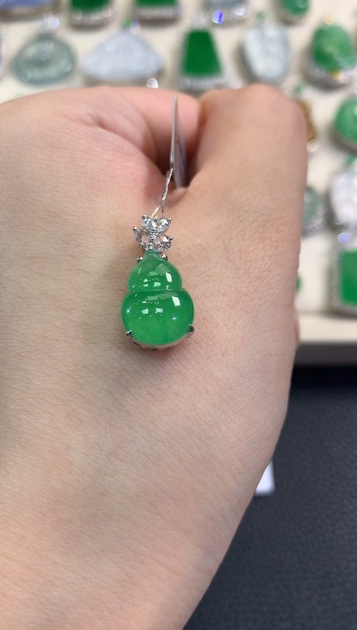 翡翠18K金镶嵌吊坠(不含链)春日珠宝 C39多样性一件发