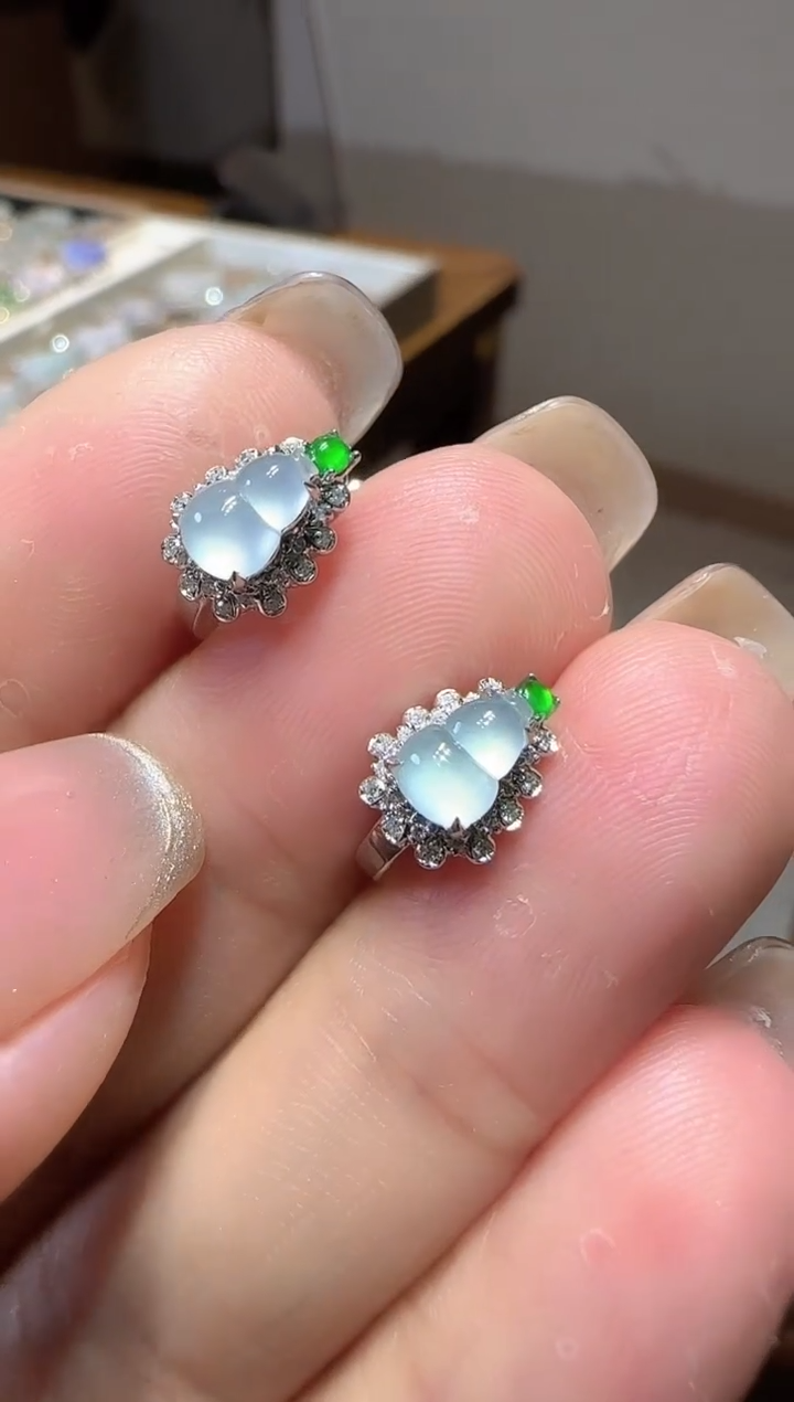 【闪购商品】翡翠耳饰18K金镶嵌葫芦