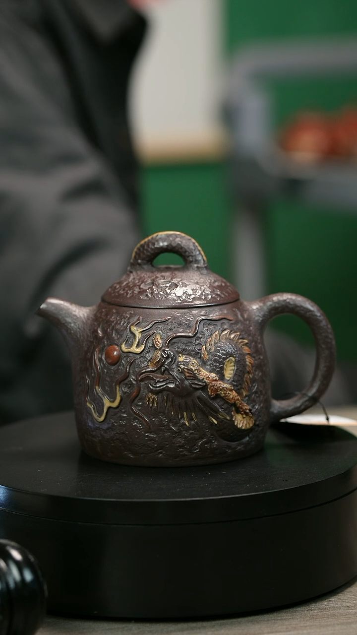 茶壶紫砂发*** H2494韩传杰紫泥隐龙秦权