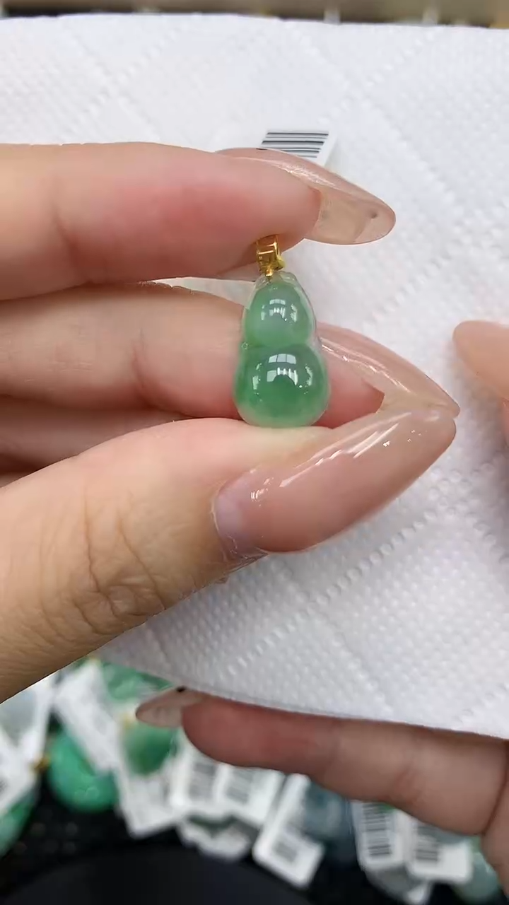 颈饰18K金镶嵌翡翠1