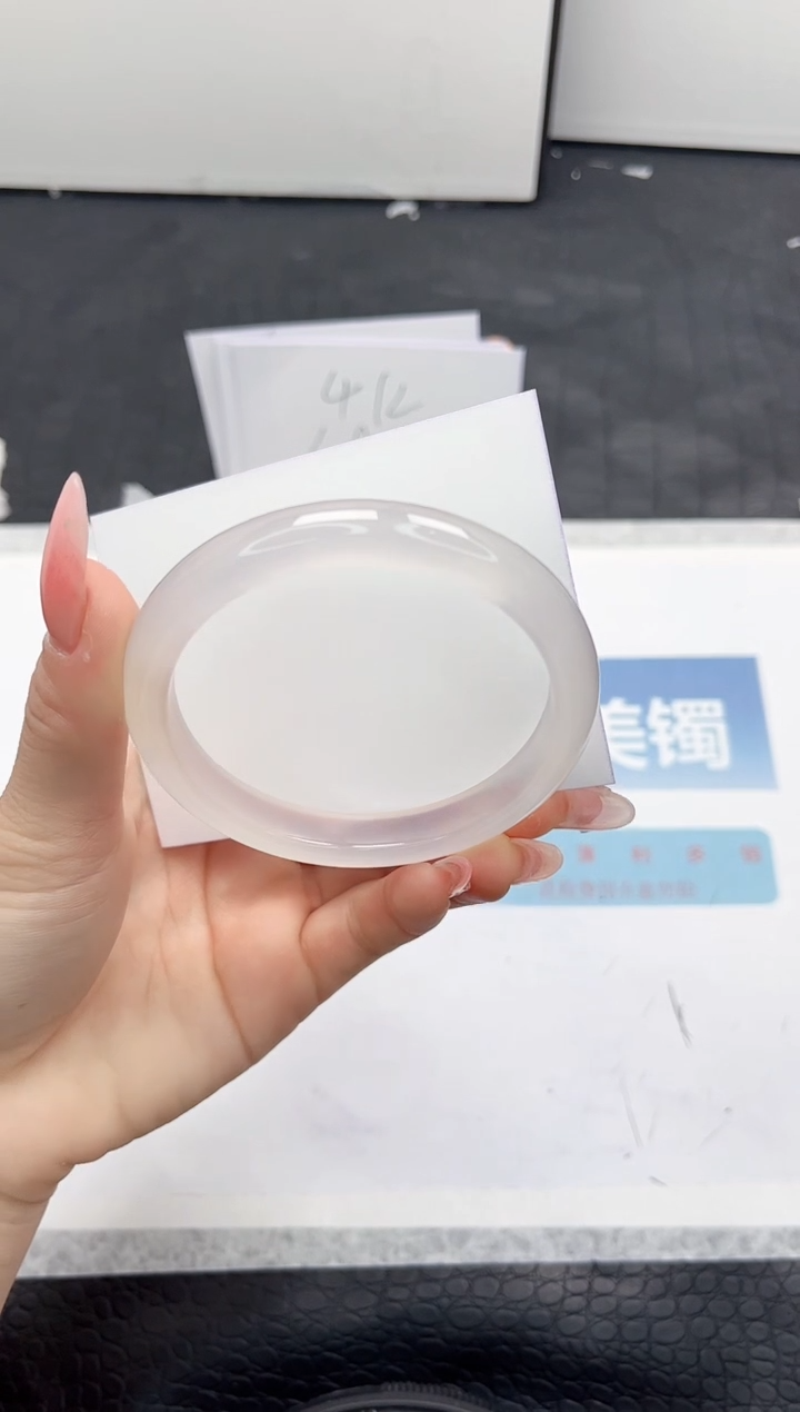 【闪购商品】石英质玉手镯未镶嵌79-58.2