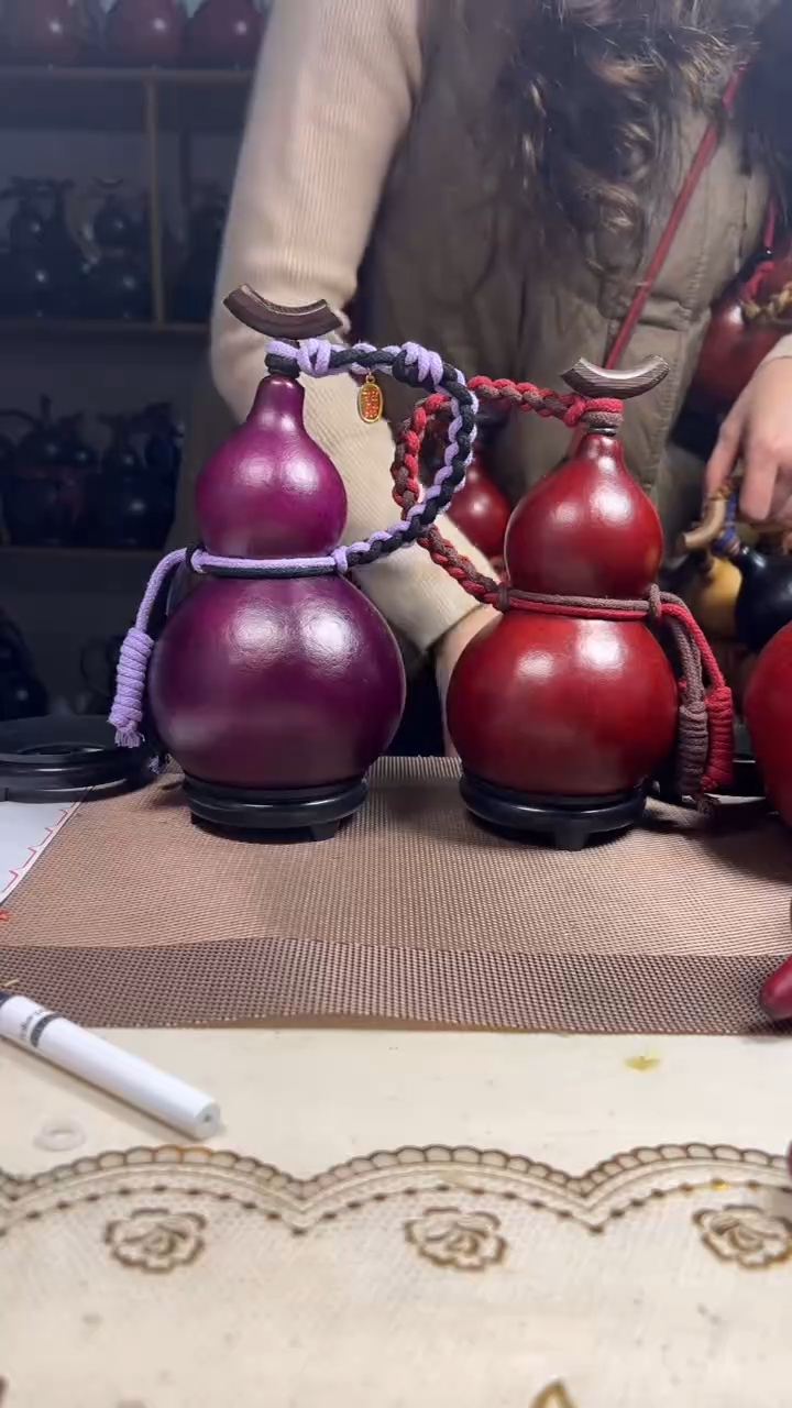 17..2把大漆酒葫芦