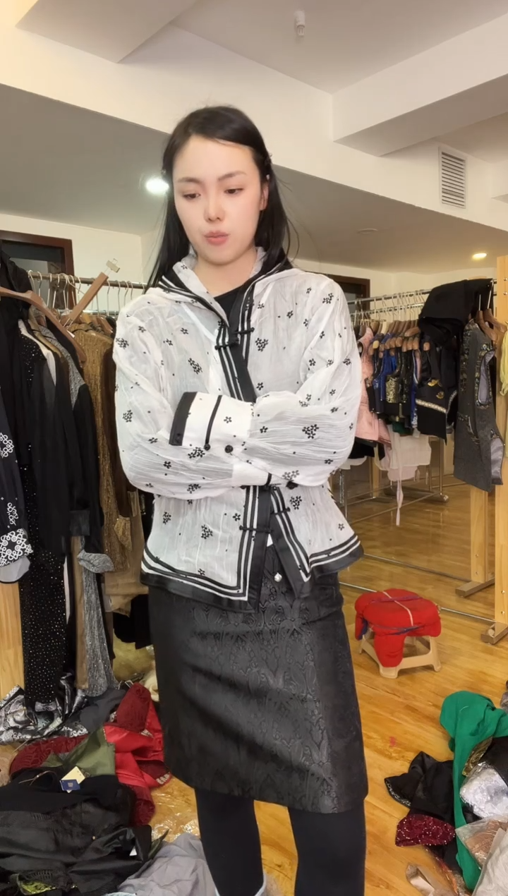 防晒  M码      150斤   短款   福利