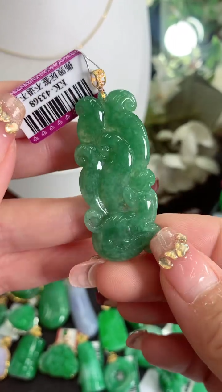 【闪购商品】翡翠吊坠(不含链)18K金镶嵌挂件