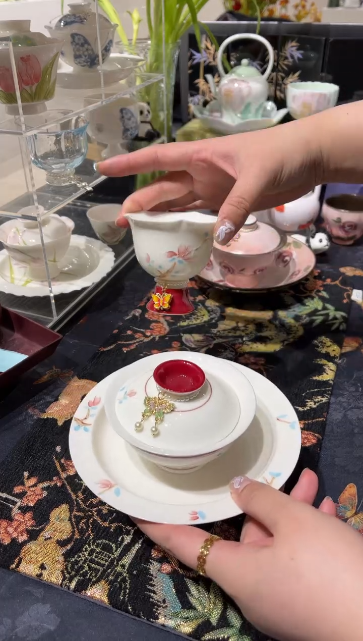 【闪购商品】三件套 加提溜*2 哈哈哈