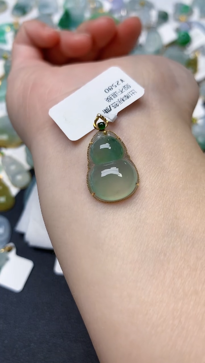 颈饰18K金镶嵌翡翠天然缅甸A货翡翠
