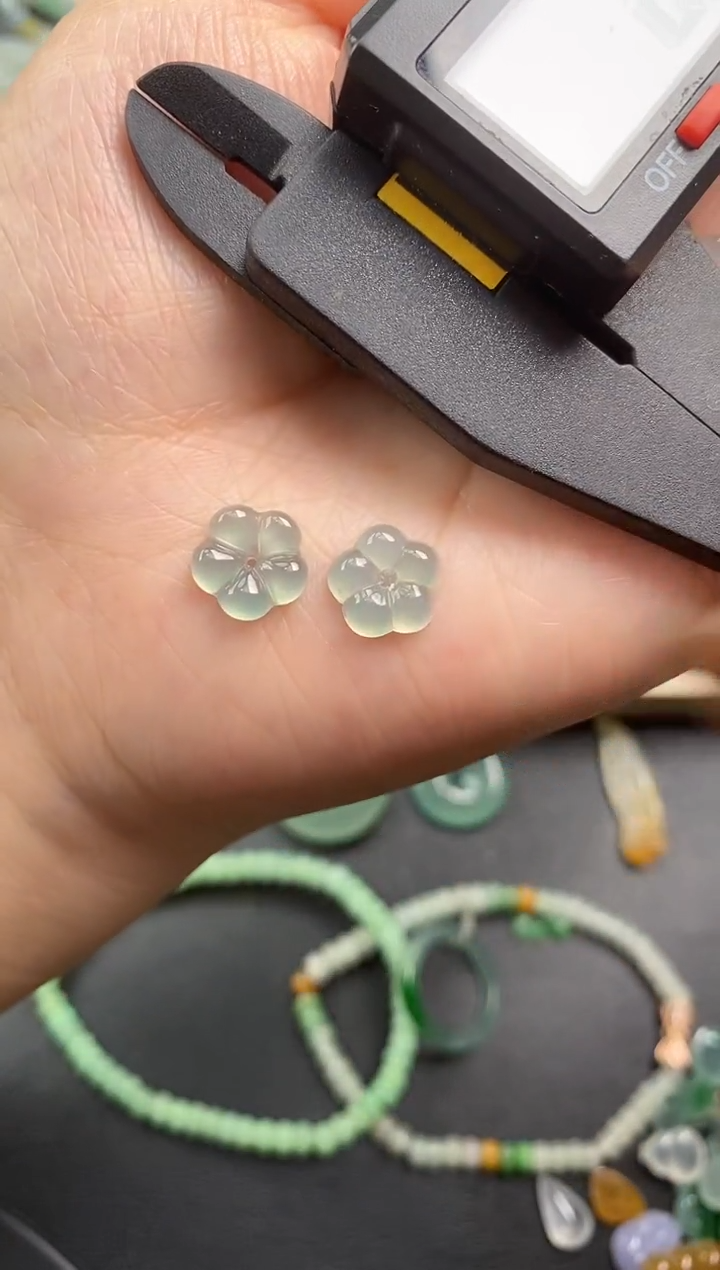 颈饰未镶嵌翡翠我*意小花一对