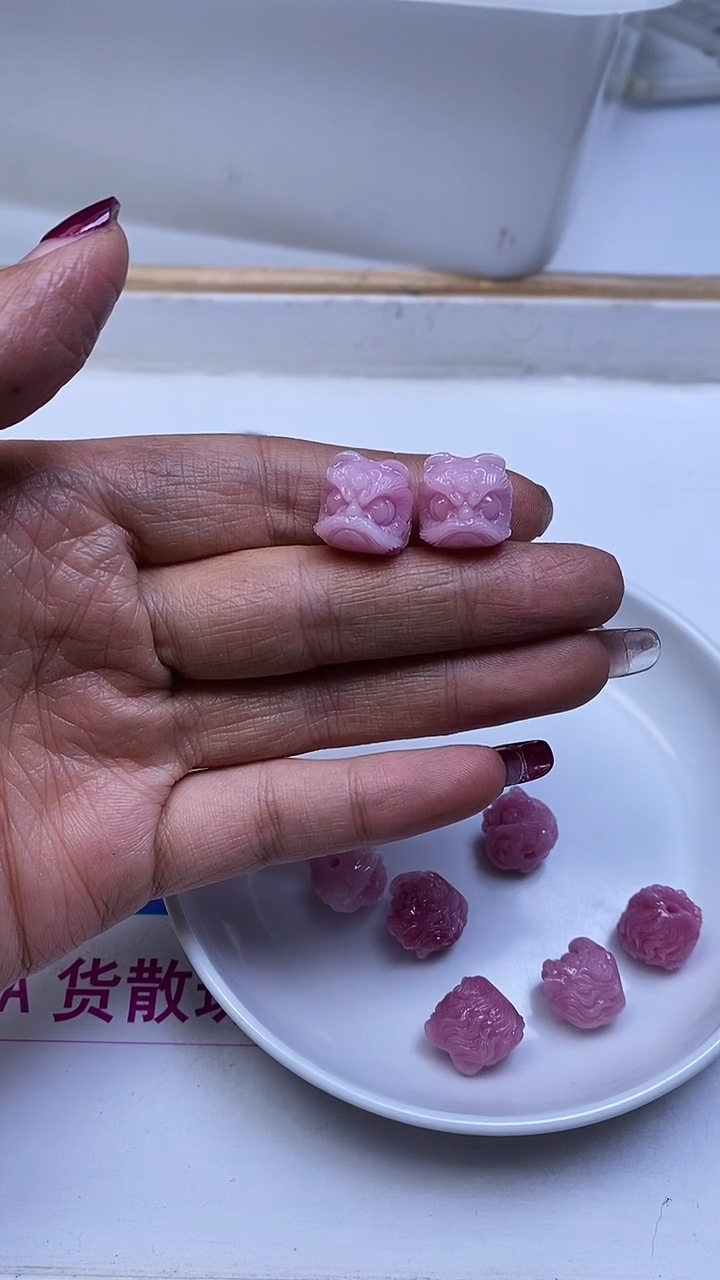 未镶嵌散珠拼合珍珠（马贝珠）E212 女 皇 贝醒狮头13*13mm5个9.9元