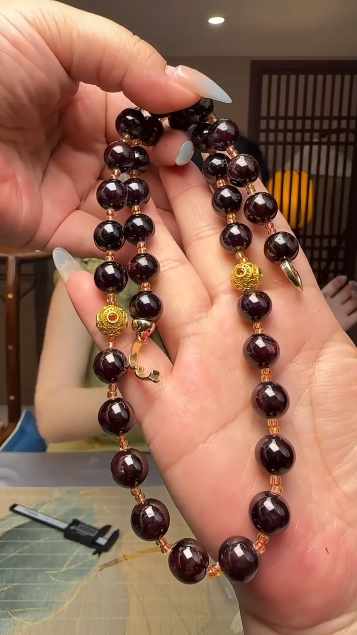 甄选好物石榴项链