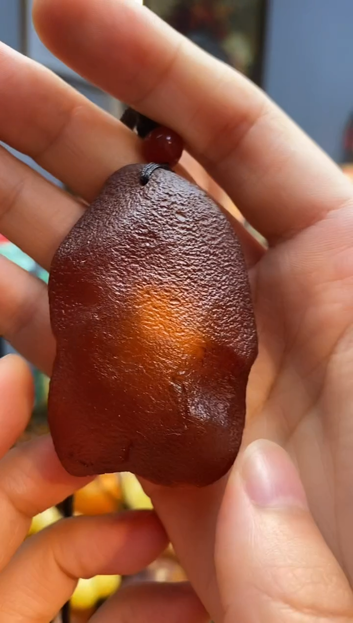 未镶嵌颈饰琥珀吊坠