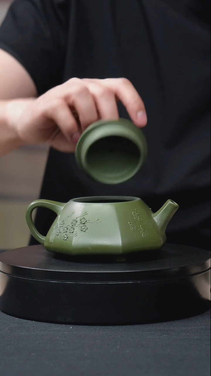 紫砂茶壶民国绿堆绘八方石瓢