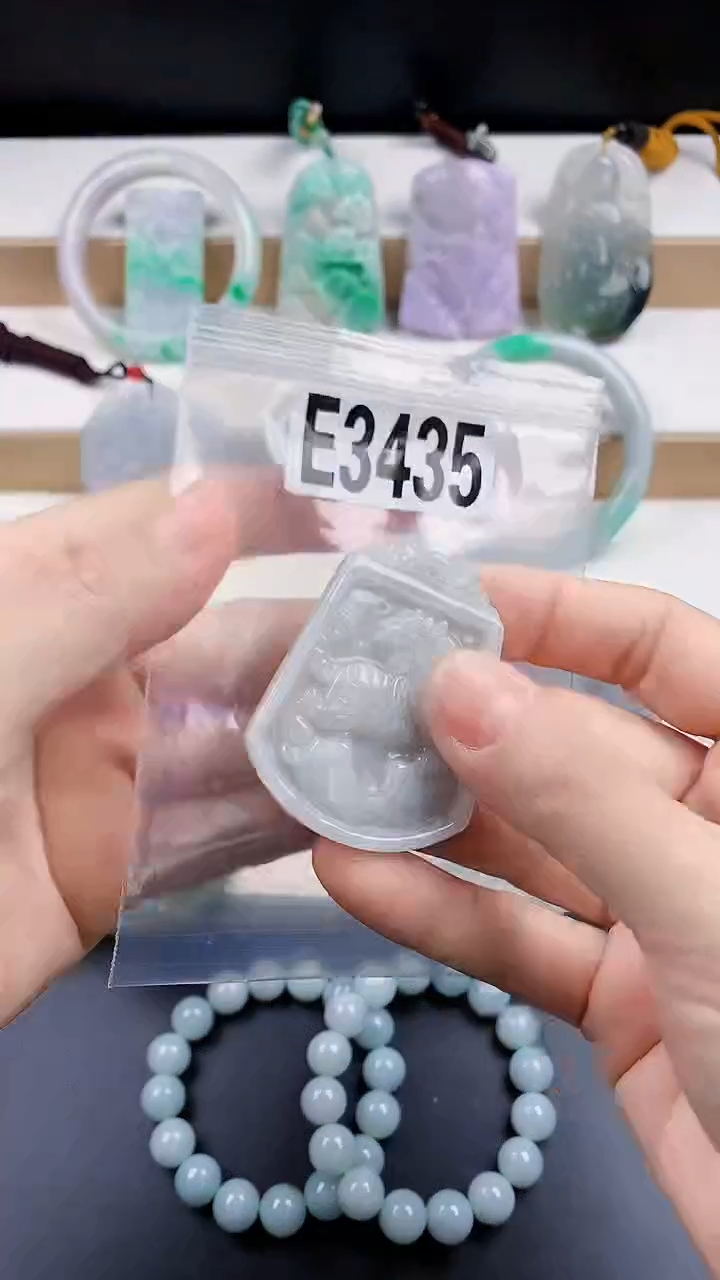 颈饰未镶嵌翡翠天然翡翠吊坠挂件