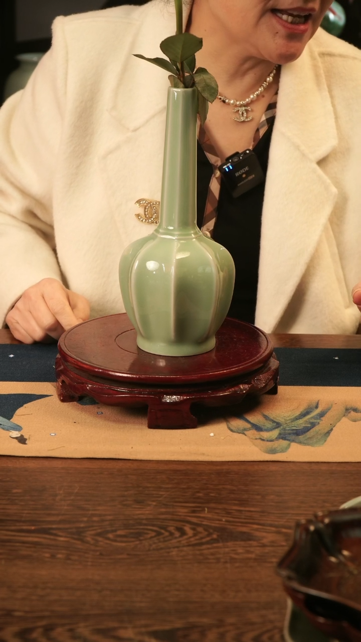 【闪购商品】龙泉青瓷 梅青 铸剑瓶