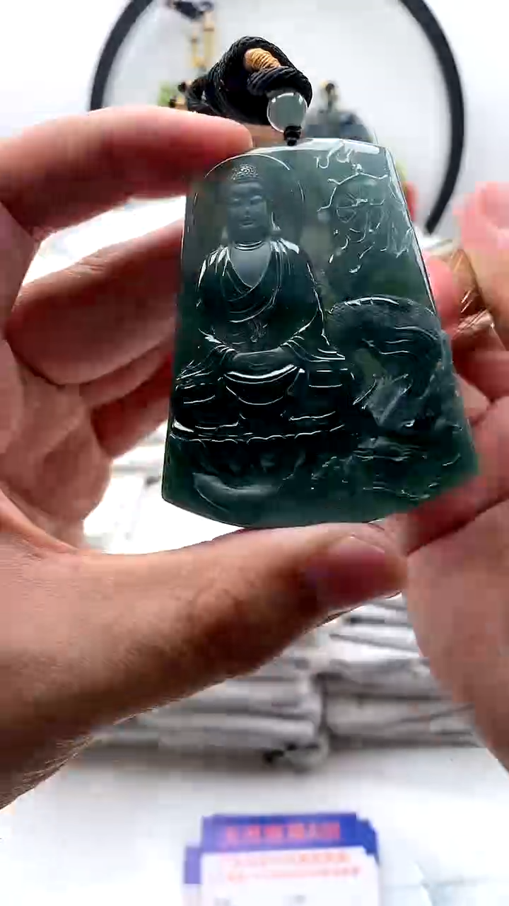 【闪购商品】翡翠颈饰未镶嵌大日如来