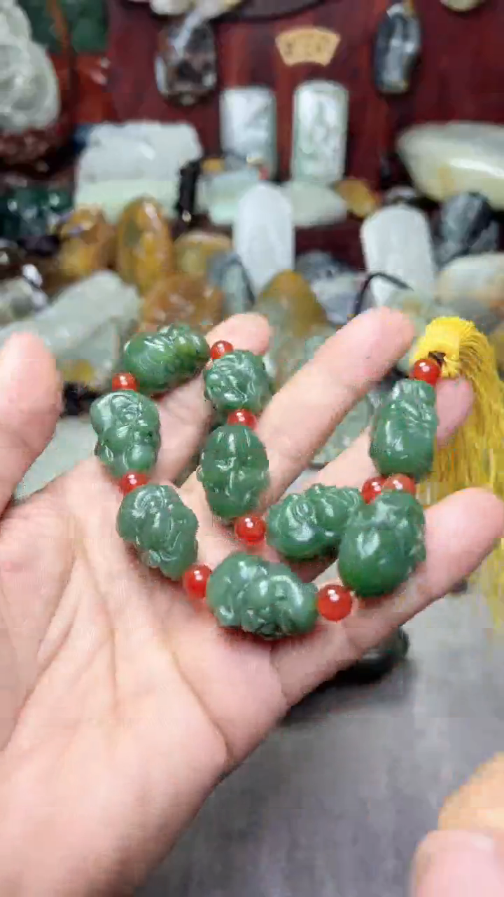 和田玉未镶嵌把件-