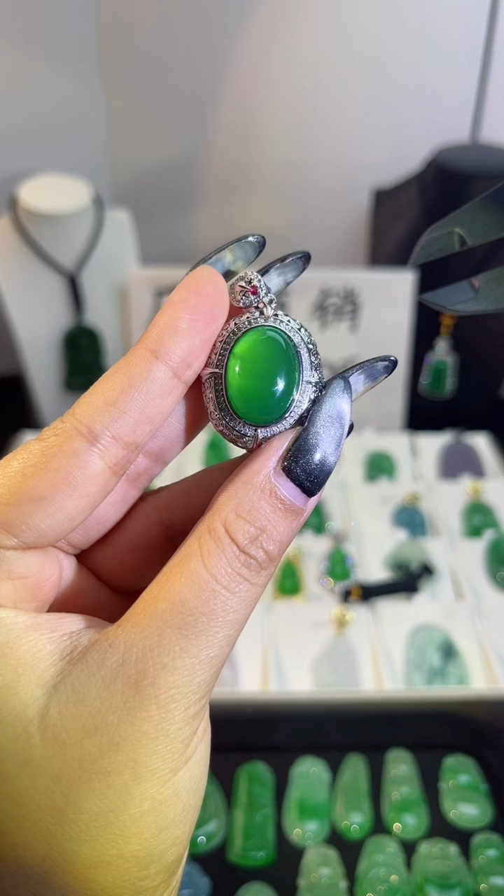 【闪购商品】翡翠手串未镶嵌翡翠颈饰未镶嵌天然翡翠吊坠