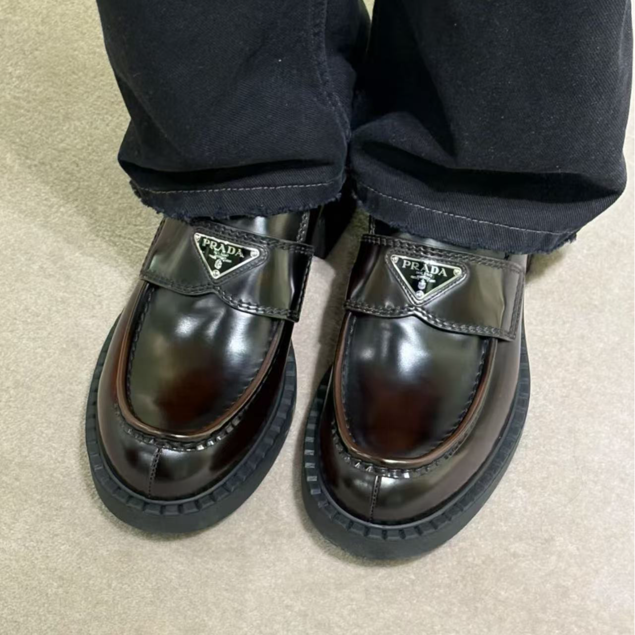未使用 Prada/普拉达 /六六/男款酒红色休闲鞋